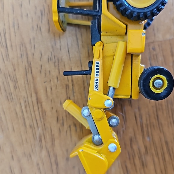 John Deere Backhoe by Ertl - Picture 2 of 8